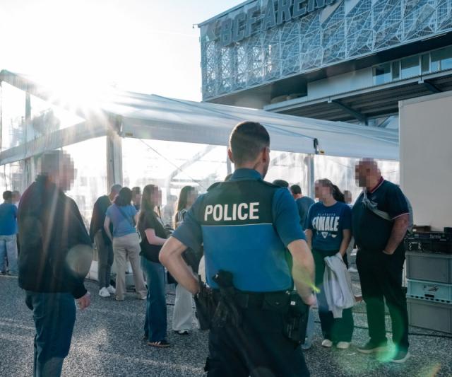 Sicherheit und Verkehrsregelung rund um Finale von HC Fribourg-Gottéron