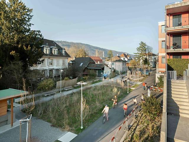 Ausgezeichnet mit dem «Flâneur d’Or»: Erster Platz für die
Arthur-Villard-Promenade in Biel Ausgezeichnet mit dem «Flâneur d’Or»: Erster Platz für die
Arthur-Villard-Promenade in Biel