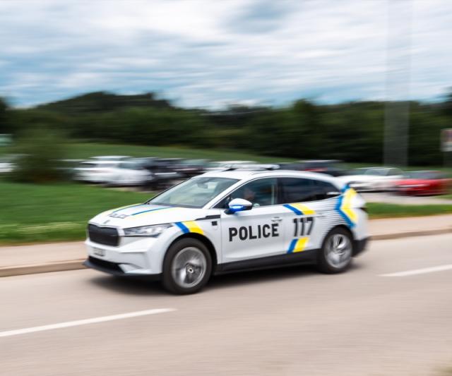 Autofahrer in Bulle mit 121km/h geblitzt – Via Sicura