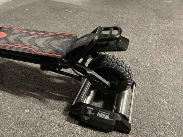 Freiburger E-Trottinett überschreitet Höchstgeschwindigkeit massiv