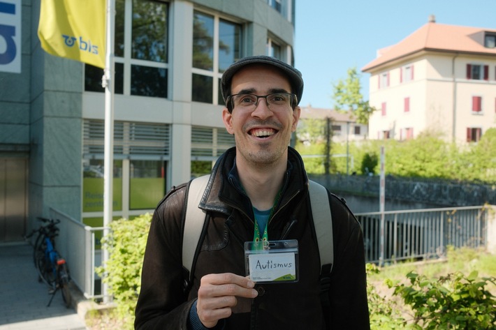 BLS-Medienmitteilung: BLS schafft für Menschen mit unsichtbaren Behinderungen mehr Sichtbarkeit