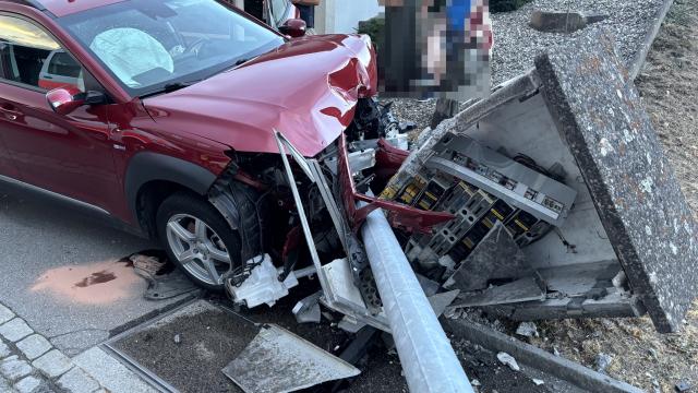 Autofahrer aus Langenthal verunfallt bei Herzogenbuchsee leicht verletzt Autofahrer aus Langenthal verunfallt bei Herzogenbuchsee leicht verletzt