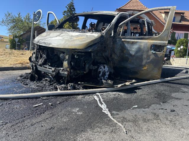 Oberbütschel: Auto in Vollbrand geraten