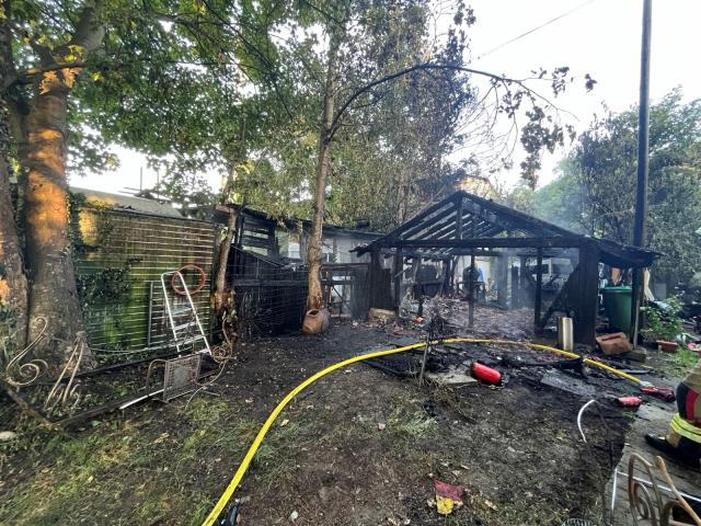 Brand in unbewohntem Gartenhaus in Aegerten gelöscht